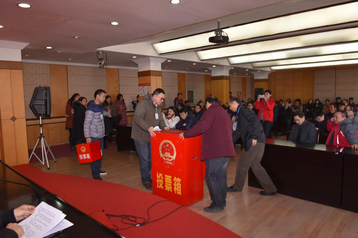 江西長運股份有限公司黨委副書記、董事會秘書吳隼被補選為南昌市西湖區(qū)第十六屆人民代表大會代表