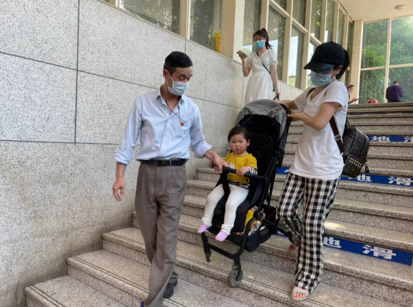 都市城際公交司屬各黨支部積極開展主題黨日活動并開展“我為群眾辦實(shí)事”活動