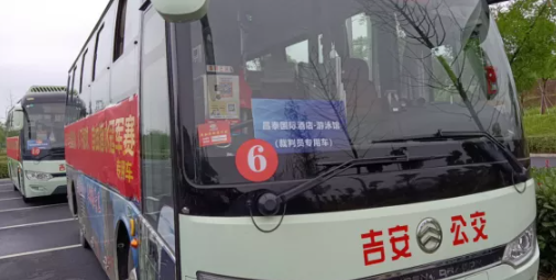 吉安公交為群眾辦實事，專車接送運動員、體考生參賽