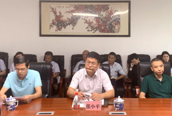 張小平、吳隼一行蒞臨吉安長運、吉安公交檢查指導(dǎo)工作