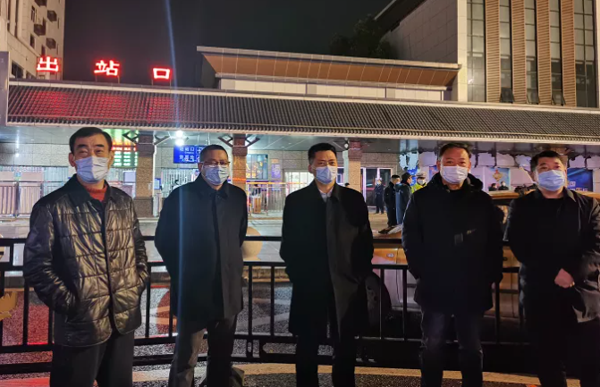 肖良芝視察一線春運(yùn)工作并慰問(wèn)一線員工