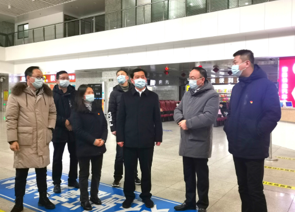 萬義輝一行督導(dǎo)南昌長(zhǎng)途汽車站安全生產(chǎn)、疫情防控工作 胡維泉陪同