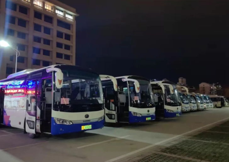 24萬瀏覽量!牛!《江西長運74臺大巴載著3800名“白衣天使”連夜馳援南昌》