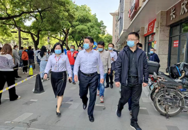 西湖區(qū)領(lǐng)導(dǎo)蒞臨長運物業(yè)督導(dǎo)疫情防控工作