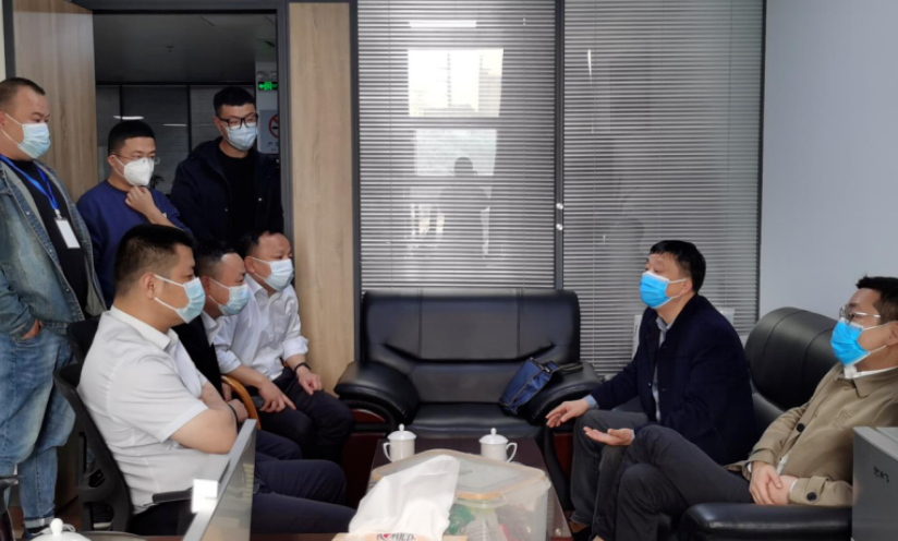 總部安管部、運(yùn)營部督導(dǎo)都市城際公交疫情防控工作