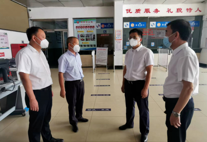 肖良芝深入一線督導復工復產(chǎn)、安全維穩(wěn)工作