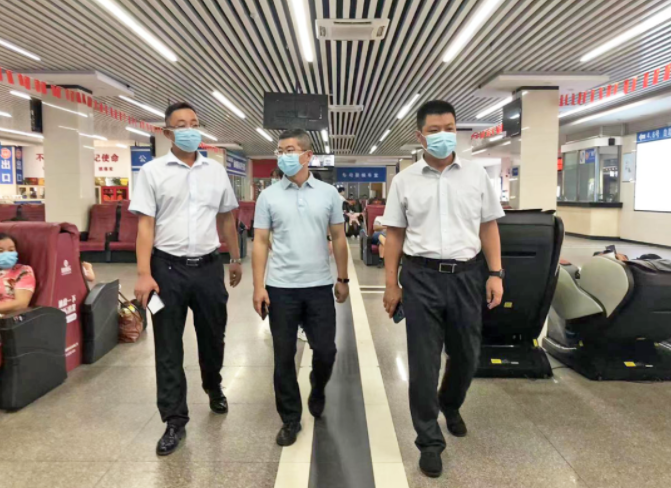 南昌交通集團(tuán)綜治安全組督導(dǎo)都市城際公交、長運(yùn)物業(yè)文明創(chuàng)建等工作