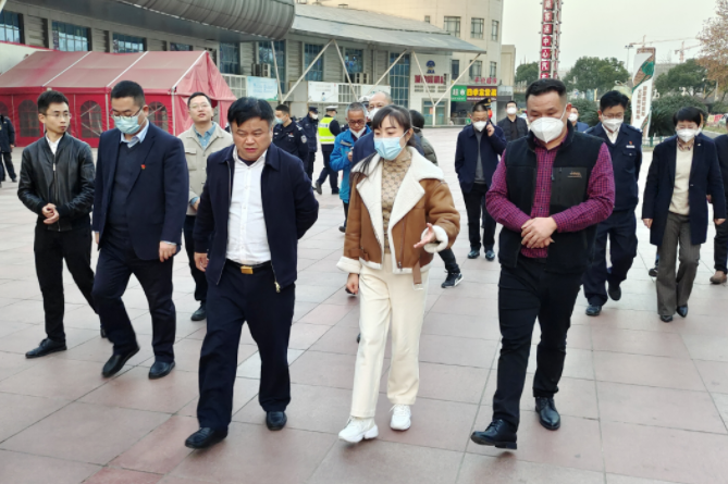 九江長(zhǎng)運(yùn)：市領(lǐng)導(dǎo)蒞臨九江長(zhǎng)途汽車(chē)站調(diào)研春運(yùn)工作