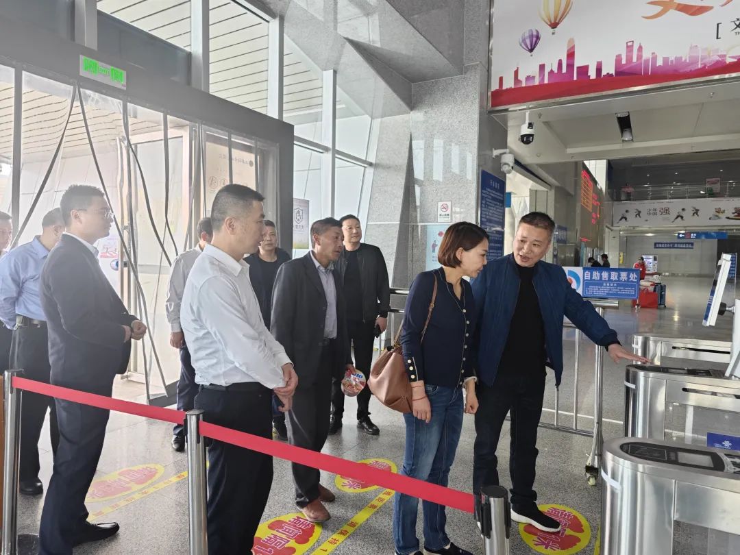 公安部治安局領(lǐng)導(dǎo)督導(dǎo)南昌長(zhǎng)途汽車(chē)西站安全運(yùn)輸工作