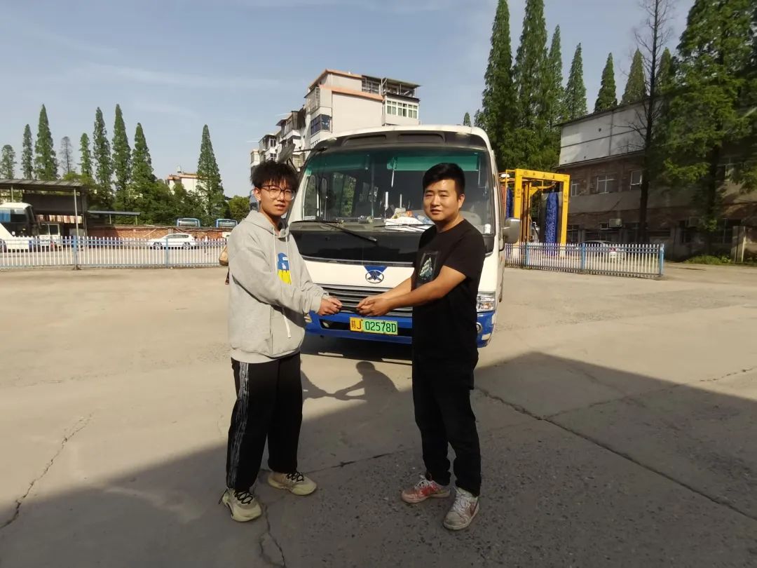 萍鄉(xiāng)長運(yùn)：“機(jī)”不可失！客車上遺失手機(jī) 工作人員找回獲感謝信