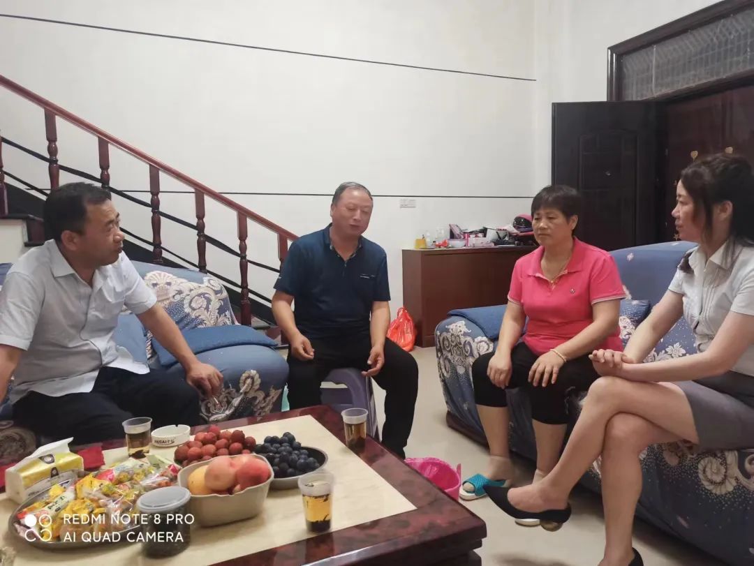 上饒汽運  走進(jìn)駕駛員家中開展家訪慰問