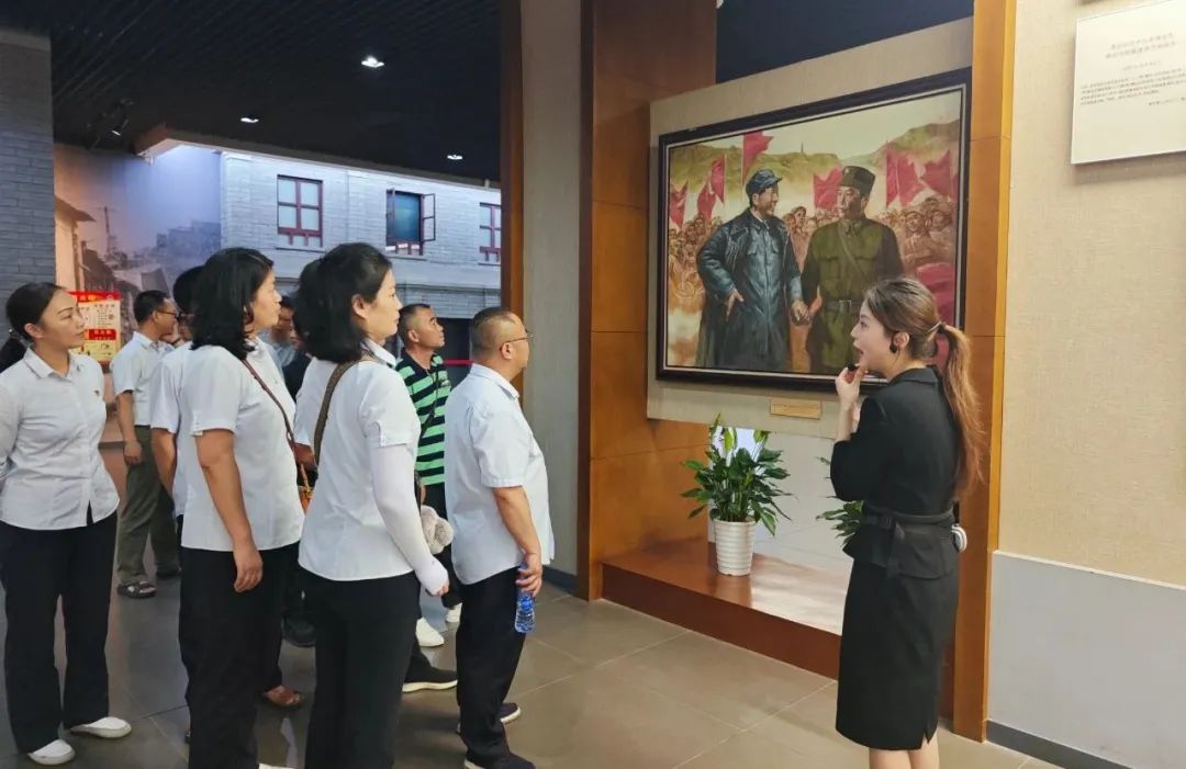 都市城際公交 長(zhǎng)途客運(yùn)分公司開(kāi)展學(xué)習(xí)黨的二十大精神現(xiàn)場(chǎng)教學(xué)