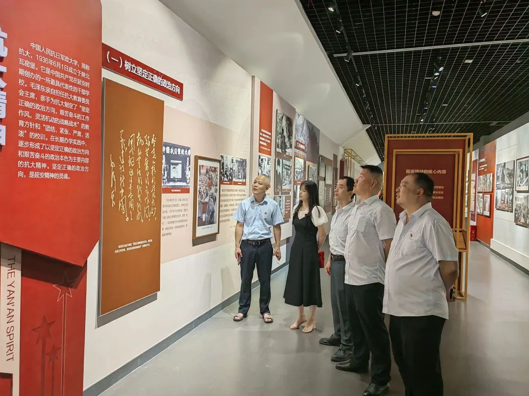 九江長運(yùn):開展“弘揚(yáng)延安精神 勇?lián)鷷r(shí)代使命”主題黨日活動(dòng)