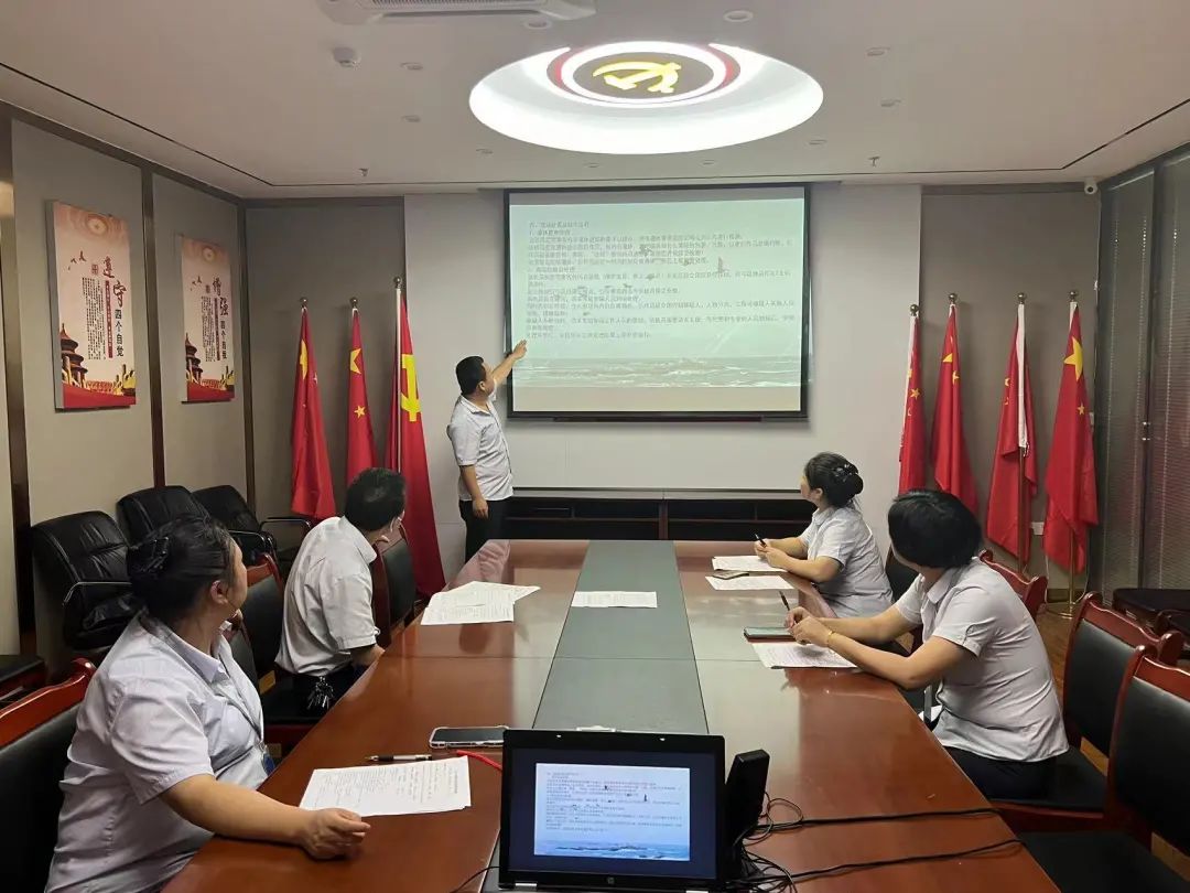 都市城際公交：開展“三品”安檢員理論、實踐知識培訓(xùn)