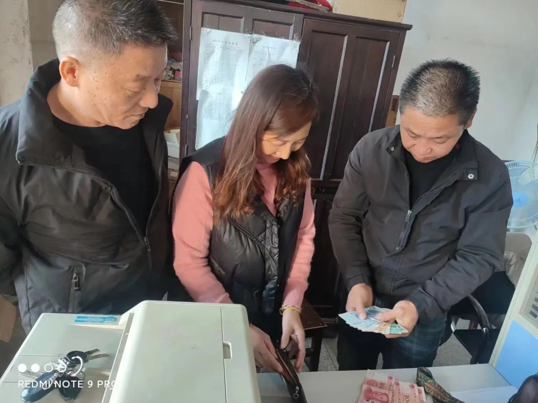 吉安公司：拾金不昧！這位駕駛員好樣的！