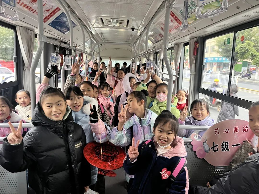 生產(chǎn)經(jīng)營 || ?吉安公司:用心服務(wù) 圓滿完成藝心舞蹈年底匯報(bào)演出運(yùn)輸任務(wù)