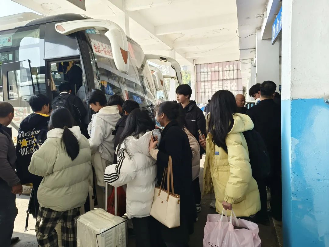 撫州長運(yùn):積極應(yīng)對元旦節(jié)前客流高峰