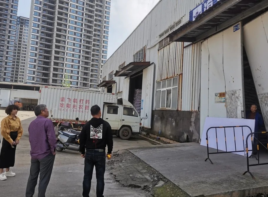 長新農(nóng)資物流公司全力應(yīng)對(duì)雷暴惡劣天氣