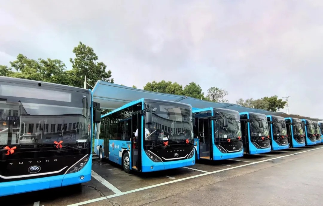 婺源公交:五一大禮包 8輛新純電動公交車正式上線運營啦!