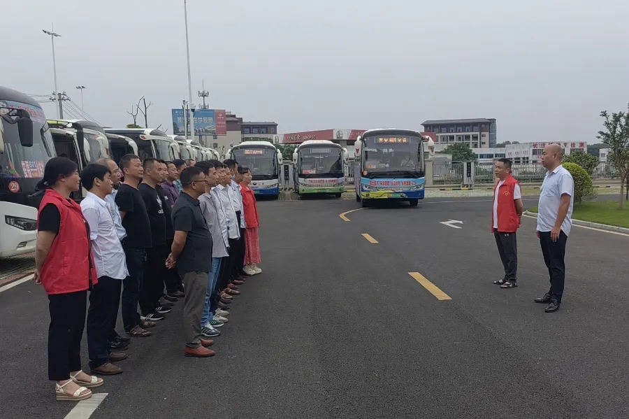 ??吉安長運：順利完成安?？h事業(yè)編考試運輸保障任務(wù)