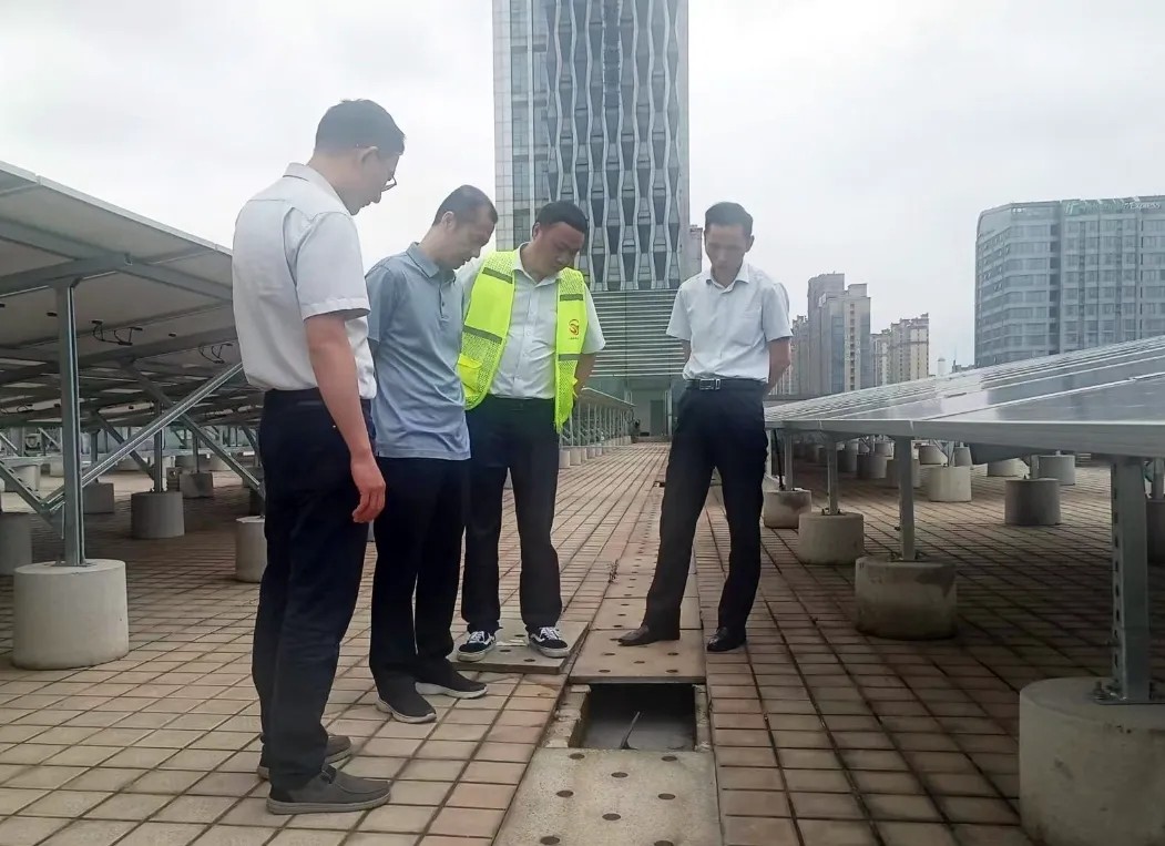 都市城際公交：開(kāi)展暴雨、強(qiáng)對(duì)流等惡劣天氣的督查