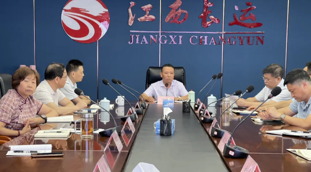 江西長運(yùn)舉行“安全生產(chǎn)大講堂”活動(dòng) 李偉授課