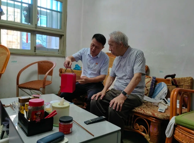 萍鄉(xiāng)長運:濃濃關(guān)懷情 溫暖黨員心