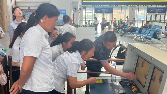 吉安長運 組織開展“三品”安檢人員業(yè)務技能培訓