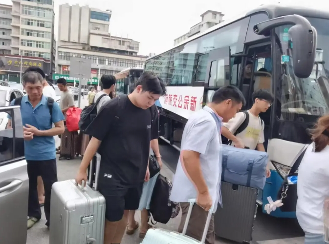 新余公交:助力學生順利返校