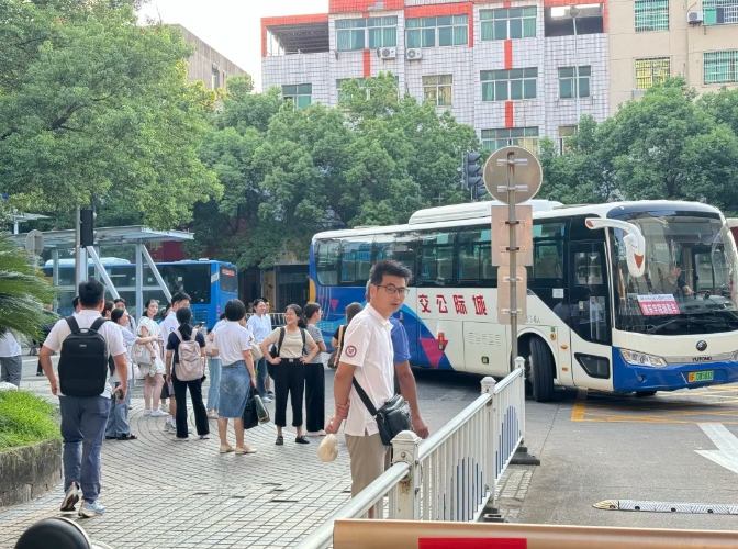 撫州長運(yùn):開通贛東學(xué)院(新校區(qū))通勤車 開啟高校服務(wù)新篇章