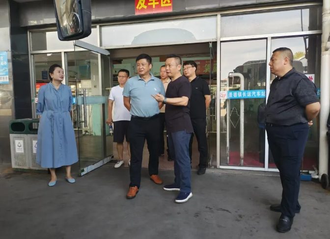 占梁調(diào)研景德鎮(zhèn)長運(yùn)站點(diǎn)巴士及安全生產(chǎn)工作
