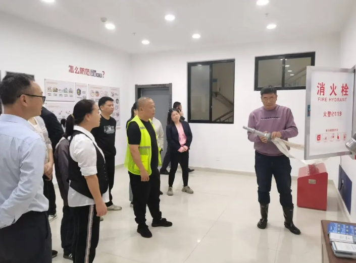 都市城際公交:開展2024年全國消防宣傳月消防知識(shí)培訓(xùn)及應(yīng)急演練