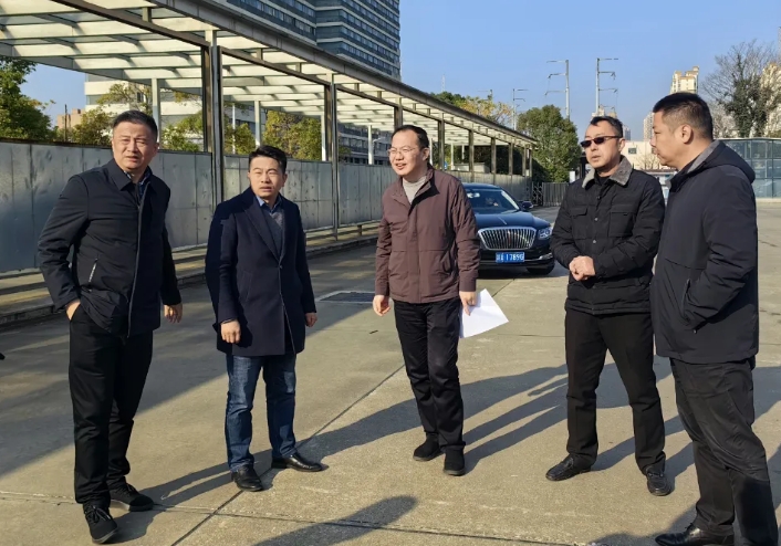 都市城際公交:紅谷灘區(qū)組織部、社會工作部調(diào)研長途汽車西站充電區(qū)服務(wù)驛站