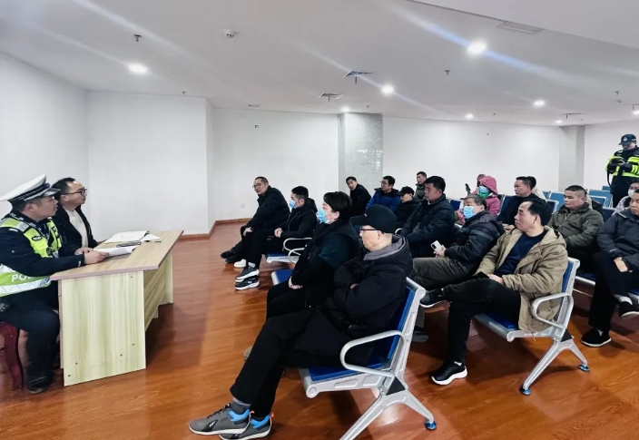 萍鄉(xiāng)長運(yùn) 聯(lián)合蘆溪、上栗交警部署春運(yùn)安全工作