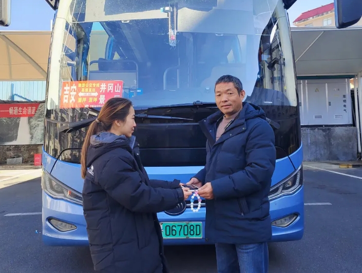 吉安公司:平常人 平常事 春運愛心我傳遞