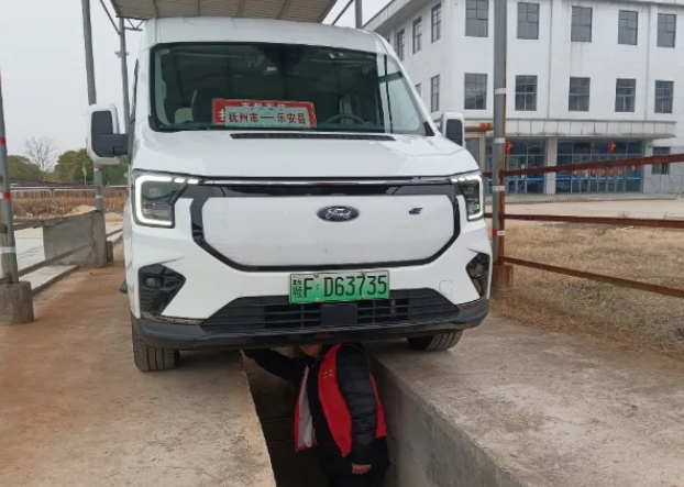 撫州長(zhǎng)運(yùn):應(yīng)對(duì)惡劣天氣 保障出行安全