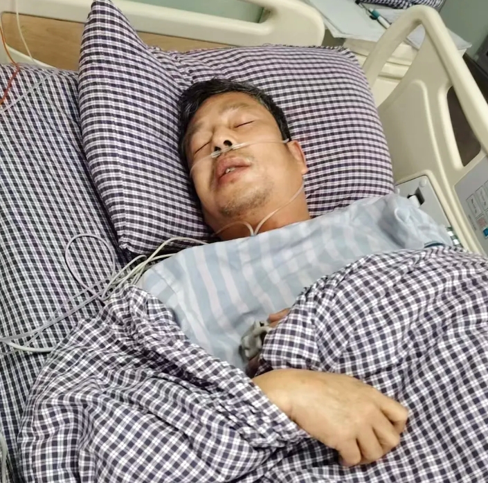 鄱陽(yáng)長(zhǎng)運(yùn)：緊急時(shí)刻 他用頑強(qiáng)意志保乘客安全無(wú)恙