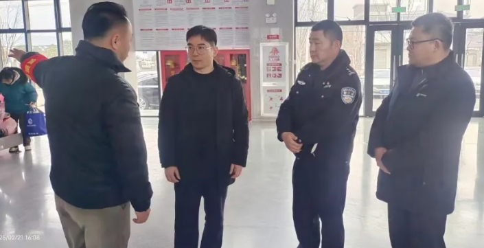 馬鞍山長客：含山縣縣委領(lǐng)導(dǎo)檢查含山中心客運站安全生產(chǎn)工作