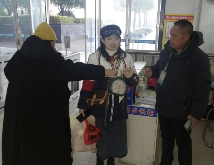 萍鄉(xiāng)長運(yùn)?：旅客遺失貴重物品 車站傾力尋回