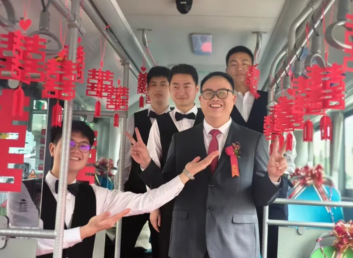 撫州長運：公交車變“婚車” “低碳”環(huán)保又時尚