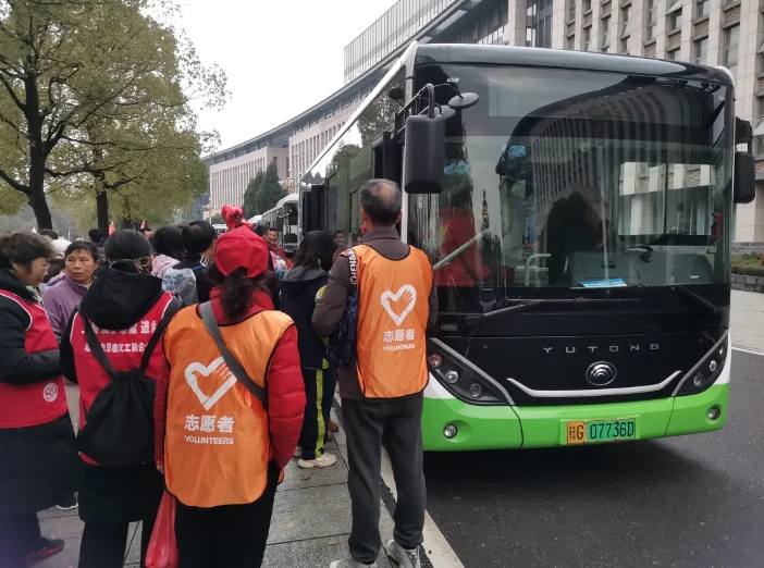 九江長運(yùn):公交“牽手”馬拉松,共赴瑞昌花海約