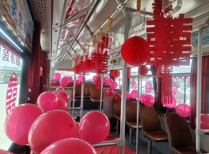 九江長(zhǎng)運(yùn)：公交婚車 引領(lǐng)婚慶新時(shí)尚