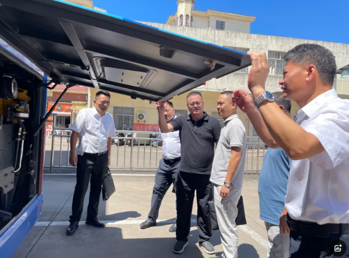 撫州長(zhǎng)運(yùn):公司領(lǐng)導(dǎo)到東鄉(xiāng)分公司調(diào)研