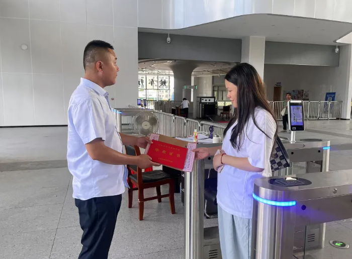 撫州長運：暖心！守護準大學生入學夢