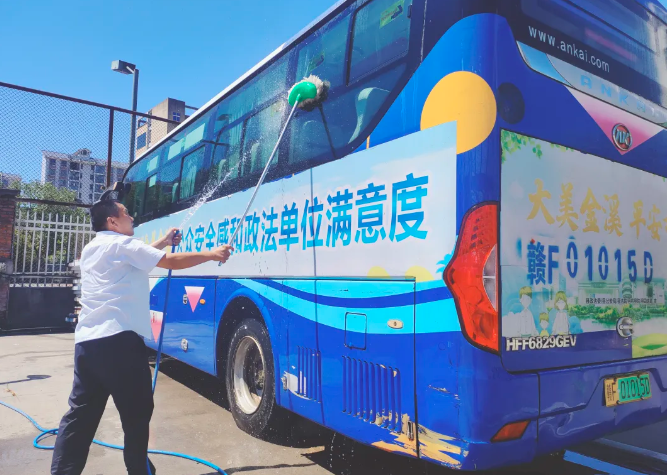 撫州長(zhǎng)運(yùn)：“清潔+安檢” 雙同步 扎實(shí)推進(jìn)服務(wù)質(zhì)量提升工作