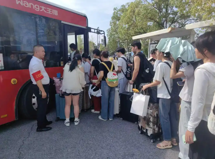 鷹潭公司：暖心服務(wù) 護航師專學子返鄉(xiāng)路