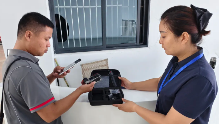 暖新聞 || 萍鄉(xiāng)長運(yùn)：暖心續(xù)航！遺落相機(jī)郵寄到家