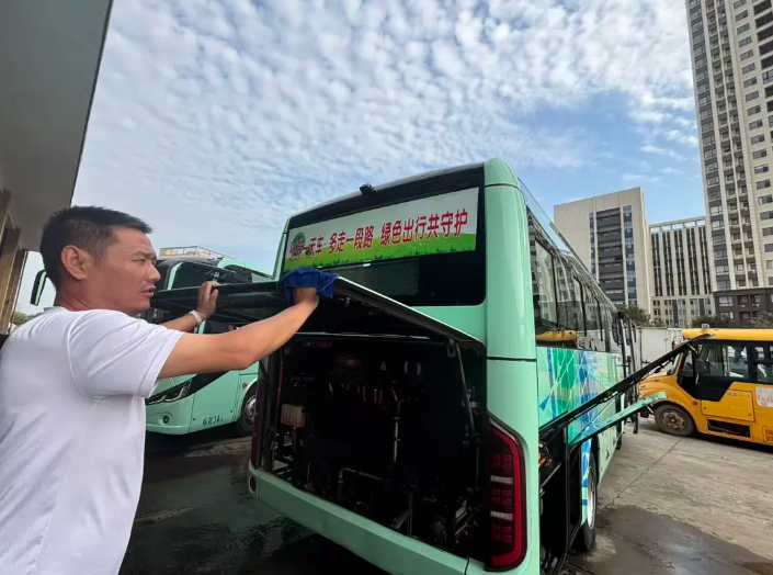 服務(wù)質(zhì)量“百日”攻堅(jiān) || 鄱陽長運(yùn)：車廂方寸間 服務(wù)無止境