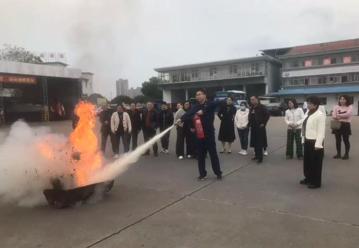 安全生產(chǎn) || 新余公交:開展消防知識技能實操培訓